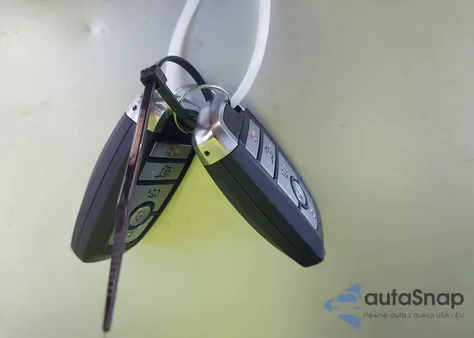 2025 Ford Mustang Mach-E Premium z USA, uszkodzony, nr VIN 3FMTK3R42SMA54457